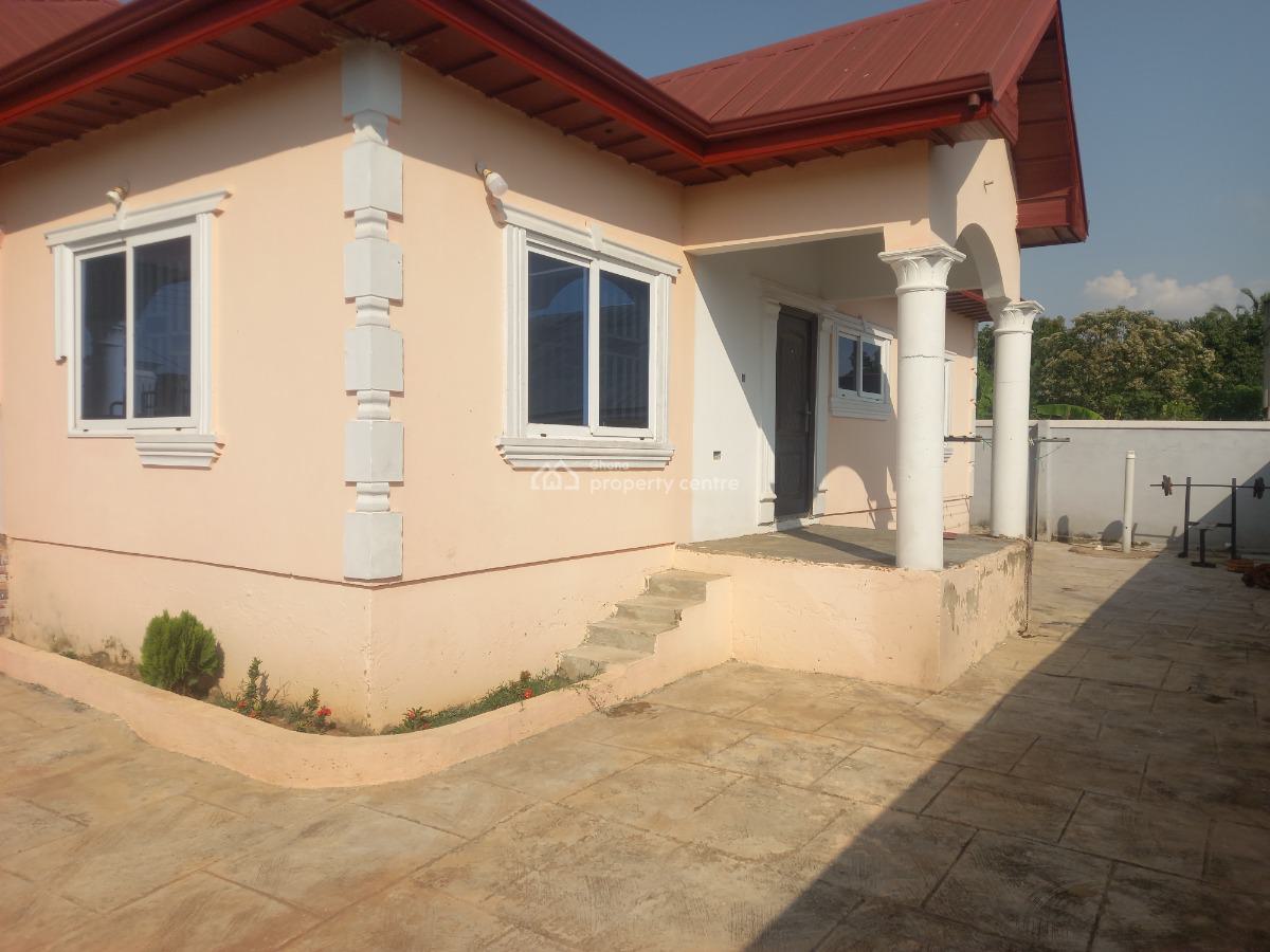 4 Bedrooms, Owhim Amanfrom,  on Abrepo Road., Kumasi Metropolitan, Ashanti, House for Sale