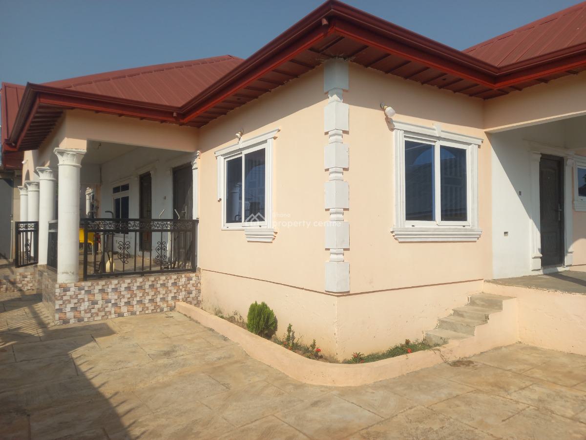4 Bedrooms, Owhim Amanfrom,  on Abrepo Road., Kumasi Metropolitan, Ashanti, House for Sale