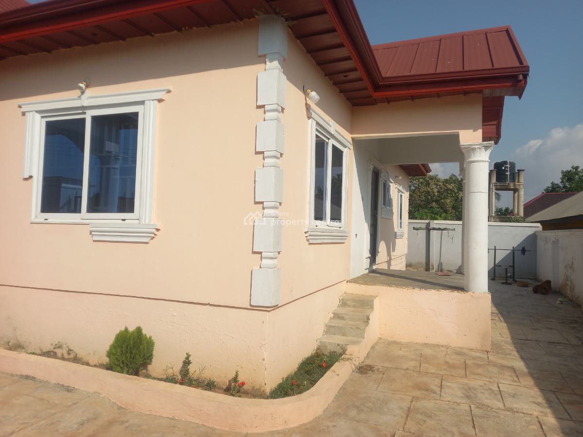 4 Bedrooms, Owhim Amanfrom,  on Abrepo Road., Kumasi Metropolitan, Ashanti, House for Sale