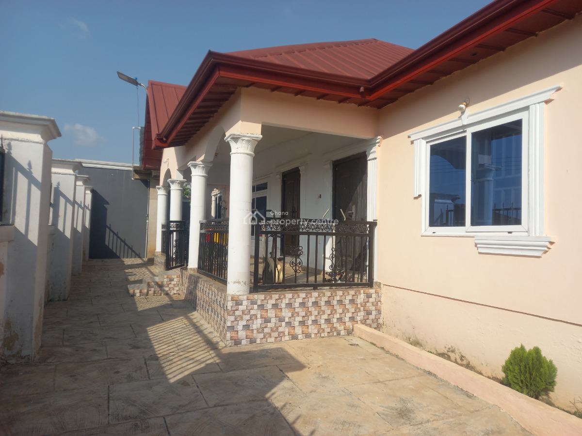 4 Bedrooms, Owhim Amanfrom,  on Abrepo Road., Kumasi Metropolitan, Ashanti, House for Sale