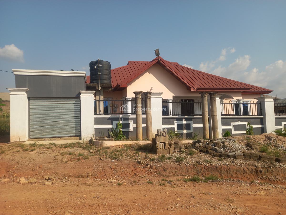 4 Bedrooms, Owhim Amanfrom,  on Abrepo Road., Kumasi Metropolitan, Ashanti, House for Sale