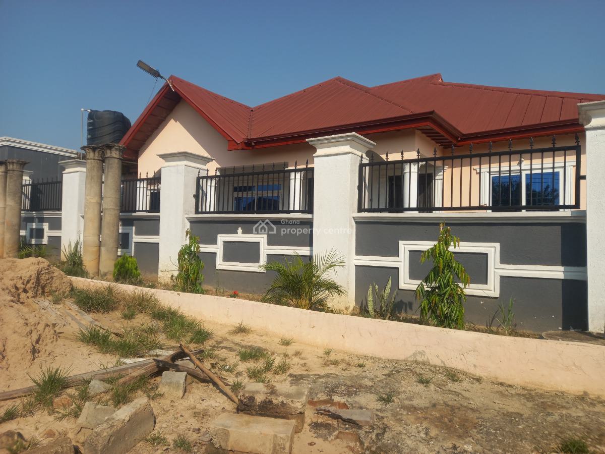 4 Bedrooms, Owhim Amanfrom,  on Abrepo Road., Kumasi Metropolitan, Ashanti, House for Sale