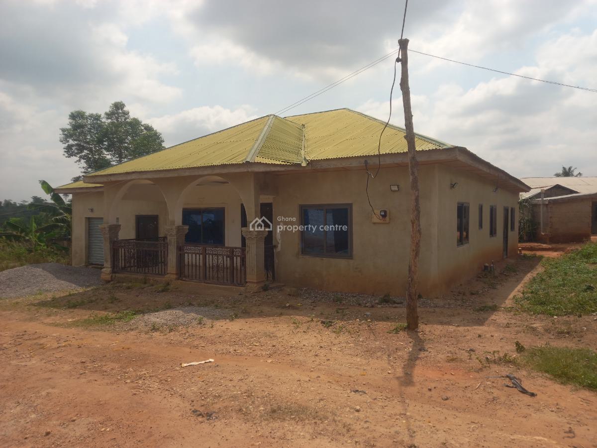 5 Bedrooms, Tano Odumasi,near Kona, on Kumasi Asante Mampong Road., Kumasi Metropolitan, Ashanti, House for Sale