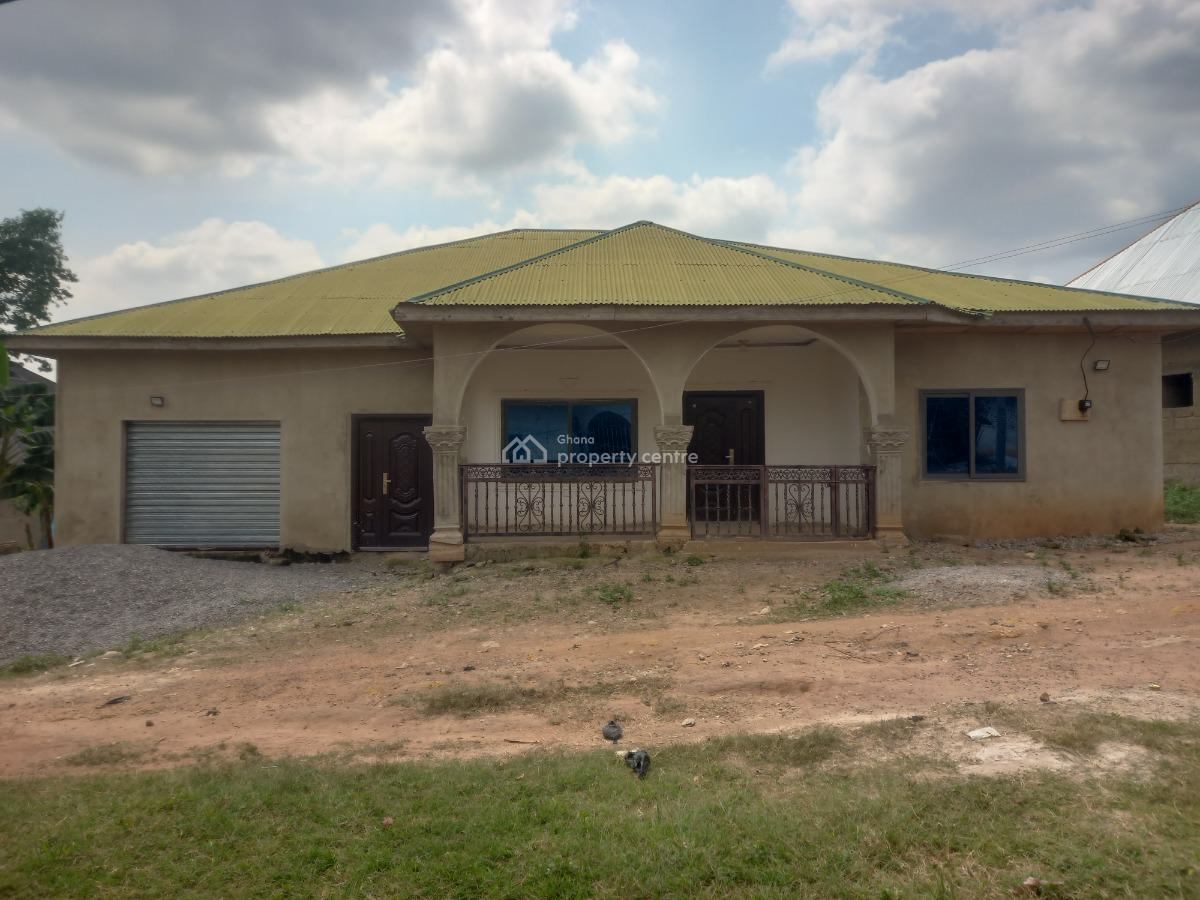5 Bedrooms, Tano Odumasi,near Kona, on Kumasi Asante Mampong Road., Kumasi Metropolitan, Ashanti, House for Sale