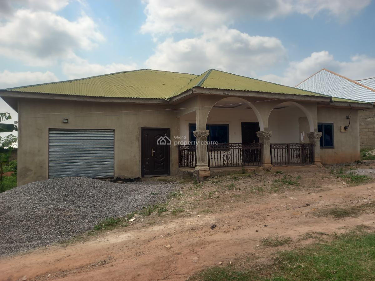 5 Bedrooms, Tano Odumasi,near Kona, on Kumasi Asante Mampong Road., Kumasi Metropolitan, Ashanti, House for Sale