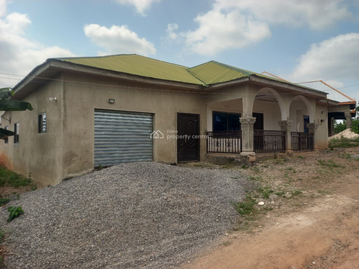 5 Bedrooms, Tano Odumasi,near Kona, on Kumasi Asante Mampong Road., Kumasi Metropolitan, Ashanti, House for Sale