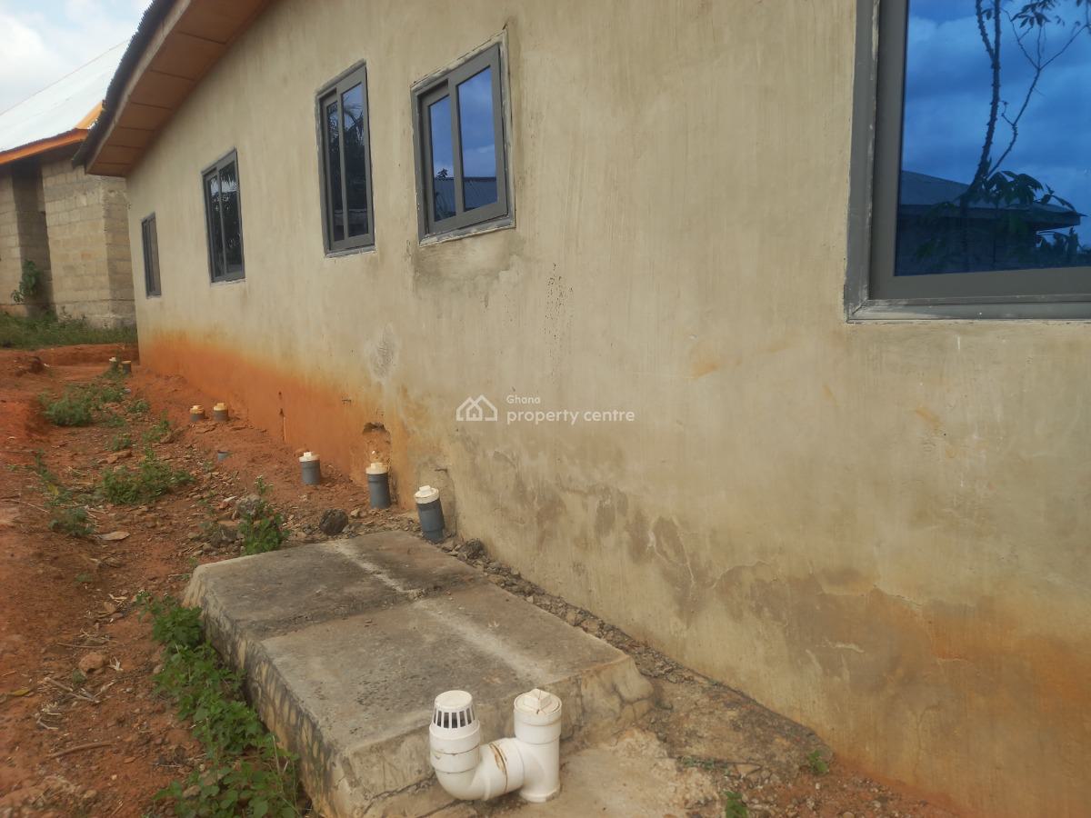 5 Bedrooms, Tano Odumasi,near Kona, on Kumasi Asante Mampong Road., Kumasi Metropolitan, Ashanti, House for Sale