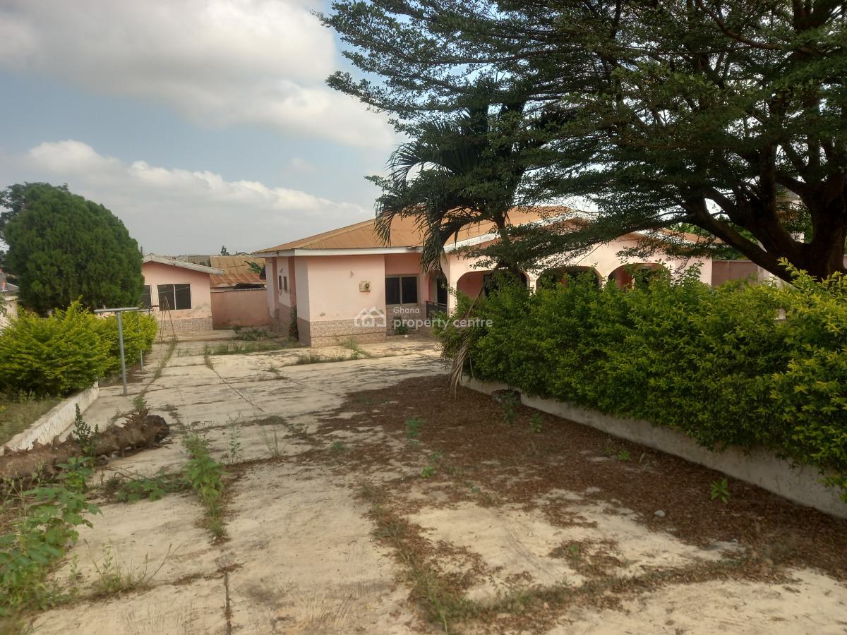 4 Bedrooms  ( Plot Size 130*110) Feet., Esereso, on Atonsu Aputuogya Road., Kumasi Metropolitan, Ashanti, House for Sale