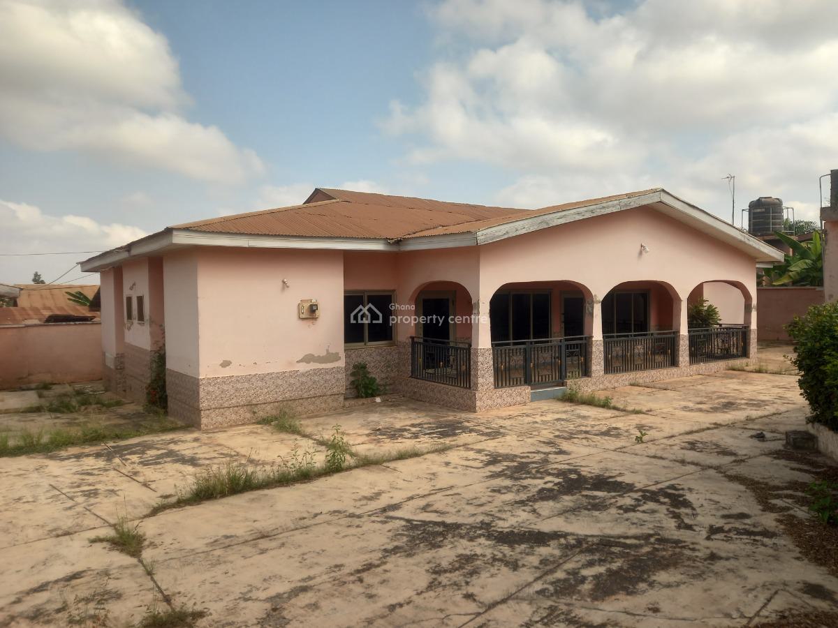 4 Bedrooms  ( Plot Size 130*110) Feet., Esereso, on Atonsu Aputuogya Road., Kumasi Metropolitan, Ashanti, House for Sale