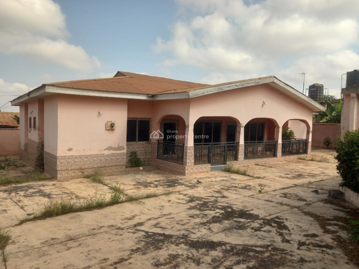 4 Bedrooms  ( Plot Size 130*110) Feet., Esereso, on Atonsu Aputuogya Road., Kumasi Metropolitan, Ashanti, House for Sale