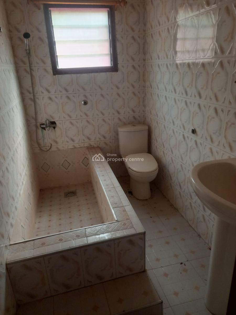 4 Bedrooms  ( Plot Size 130*110) Feet., Esereso, on Atonsu Aputuogya Road., Kumasi Metropolitan, Ashanti, House for Sale