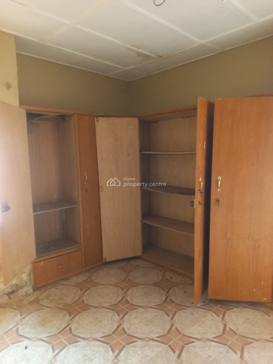 4 Bedrooms  ( Plot Size 130*110) Feet., Esereso, on Atonsu Aputuogya Road., Kumasi Metropolitan, Ashanti, House for Sale