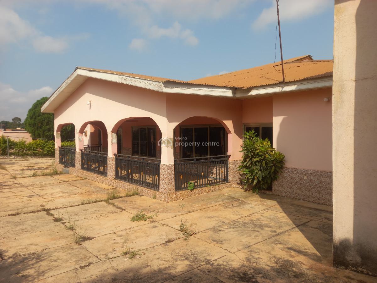 4 Bedrooms  ( Plot Size 130*110) Feet., Esereso, on Atonsu Aputuogya Road., Kumasi Metropolitan, Ashanti, House for Sale