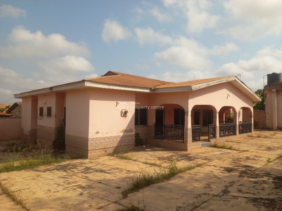 4 Bedrooms  ( Plot Size 130*110) Feet., Esereso, on Atonsu Aputuogya Road., Kumasi Metropolitan, Ashanti, House for Sale