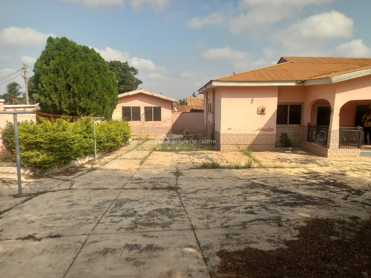 4 Bedrooms  ( Plot Size 130*110) Feet., Esereso, on Atonsu Aputuogya Road., Kumasi Metropolitan, Ashanti, House for Sale