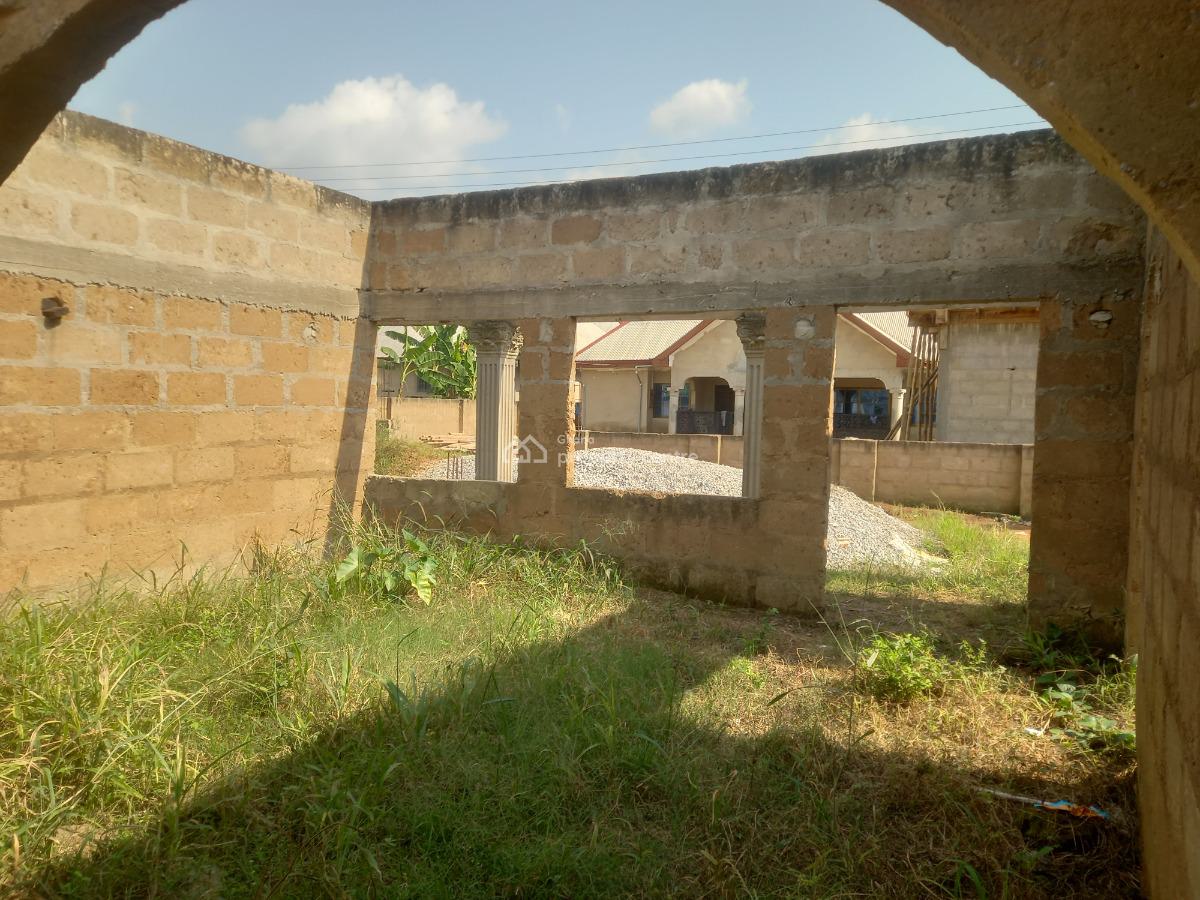 8 Bedrooms, Near Afari Military Hospital. Abuakwa Road., Kumasi Metropolitan, Ashanti, House for Sale