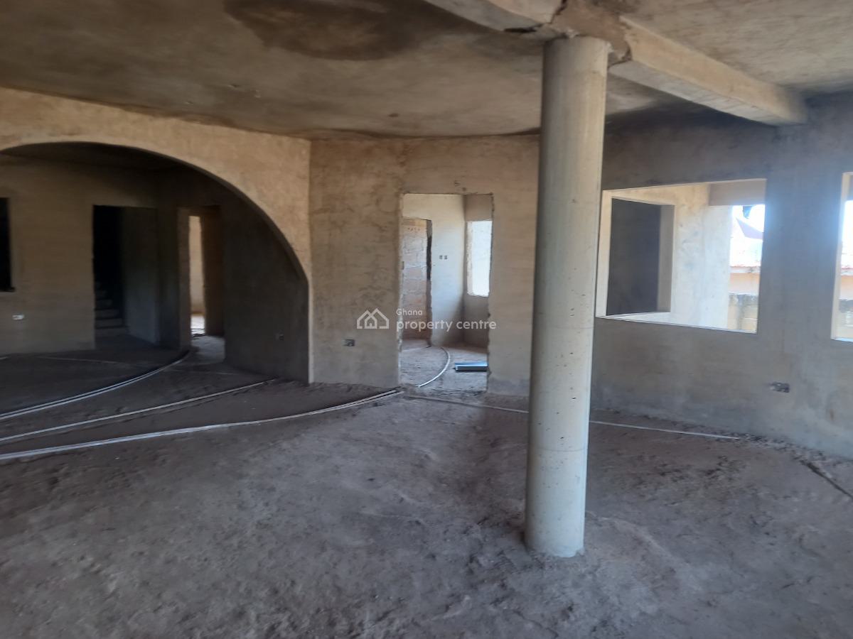 12 Bedrooms, Near Afari Military Hospital, Abuakwa Road., Kumasi Metropolitan, Ashanti, House for Sale