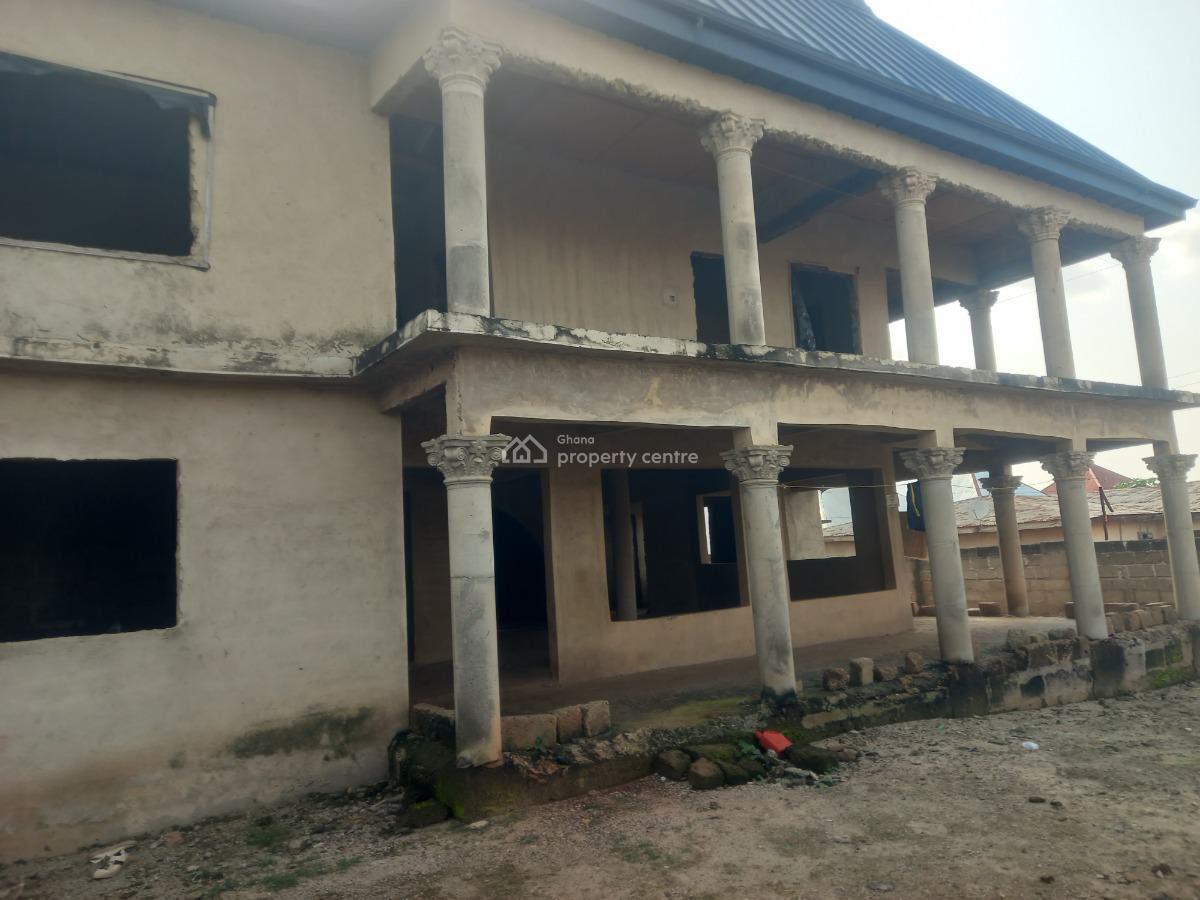 12 Bedrooms, Near Afari Military Hospital, Abuakwa Road., Kumasi Metropolitan, Ashanti, House for Sale