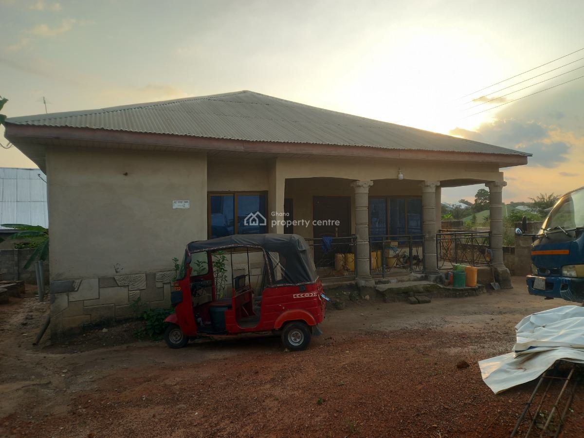 3 Bedrooms, Ejisu Asotwe, on Ejisu Juaben Road., Ejisu-juaben Municipal, Ashanti, House for Sale