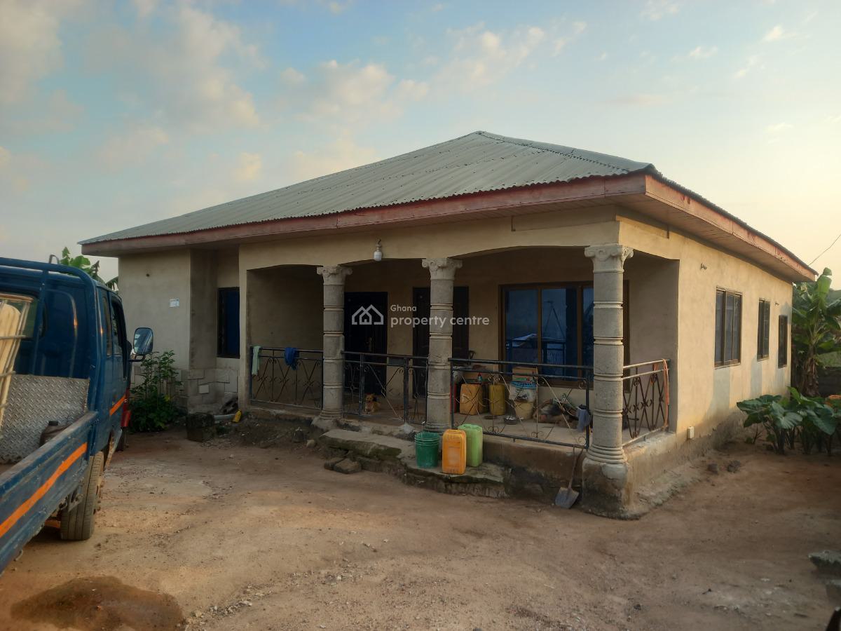 3 Bedrooms, Ejisu Asotwe, on Ejisu Juaben Road., Ejisu-juaben Municipal, Ashanti, House for Sale