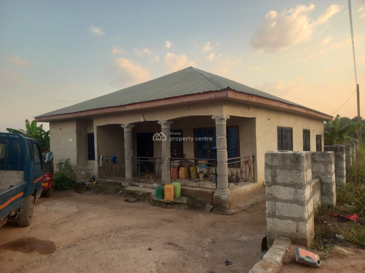 3 Bedrooms, Ejisu Asotwe, on Ejisu Juaben Road., Ejisu-juaben Municipal, Ashanti, House for Sale