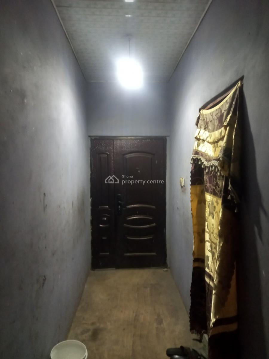 3 Bedrooms, Ejisu Asotwe, on Ejisu Juaben Road., Ejisu-juaben Municipal, Ashanti, House for Sale