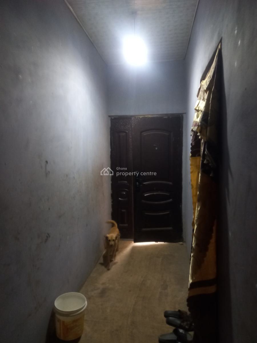 3 Bedrooms, Ejisu Asotwe, on Ejisu Juaben Road., Ejisu-juaben Municipal, Ashanti, House for Sale
