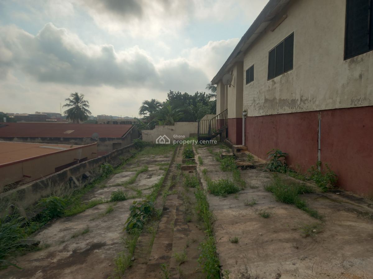 7 Bedrooms, Santasi,  Near Oteng Nkwanta., Kumasi Metropolitan, Ashanti, House for Sale