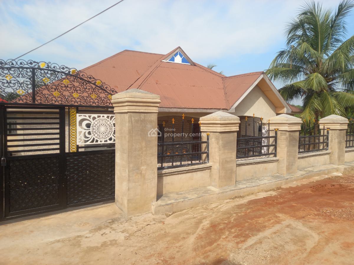 4 Bedrooms, Ofuase Kokoben, on Santasi Anwiankwanta Road., Kumasi Metropolitan, Ashanti, House for Sale