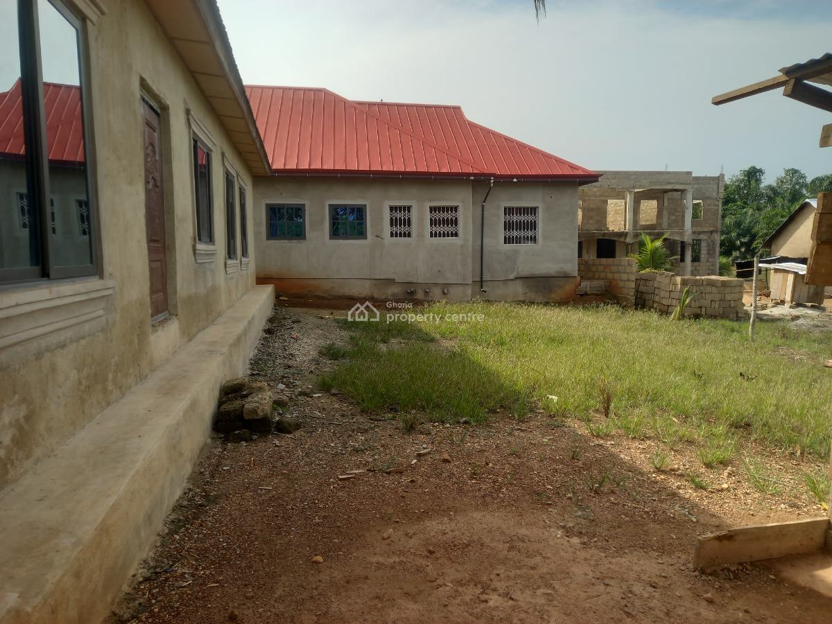 4 Bedrooms, Ofuase Kokoben, on Santasi Anwiankwanta Road., Kumasi Metropolitan, Ashanti, House for Sale