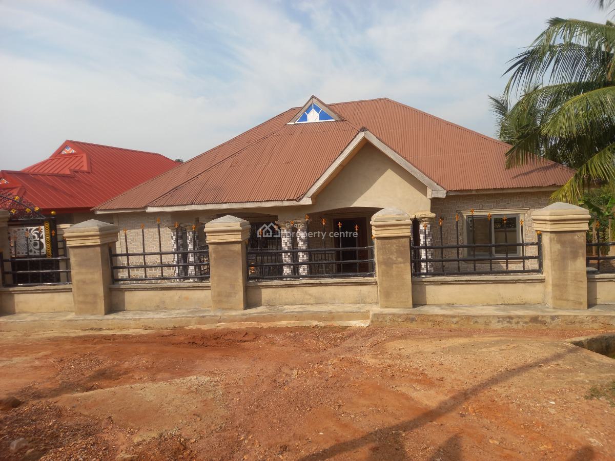 4 Bedrooms, Ofuase Kokoben, on Santasi Anwiankwanta Road., Kumasi Metropolitan, Ashanti, House for Sale