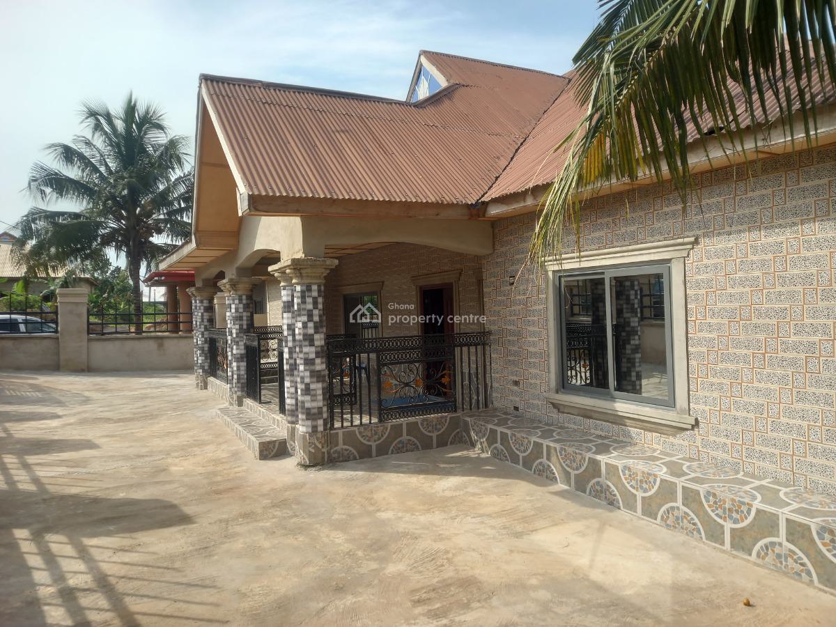 4 Bedrooms, Ofuase Kokoben, on Santasi Anwiankwanta Road., Kumasi Metropolitan, Ashanti, House for Sale