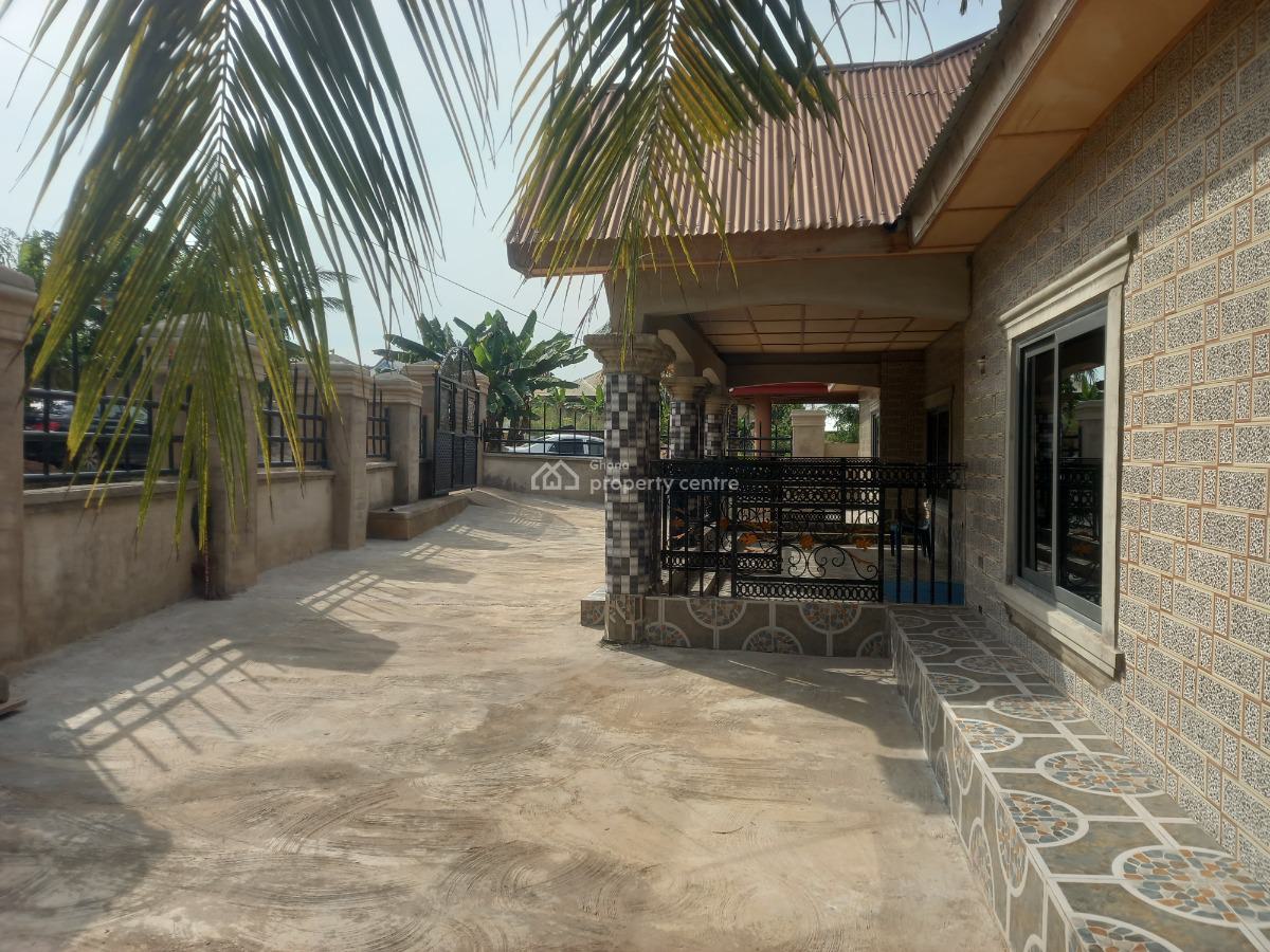 4 Bedrooms, Ofuase Kokoben, on Santasi Anwiankwanta Road., Kumasi Metropolitan, Ashanti, House for Sale