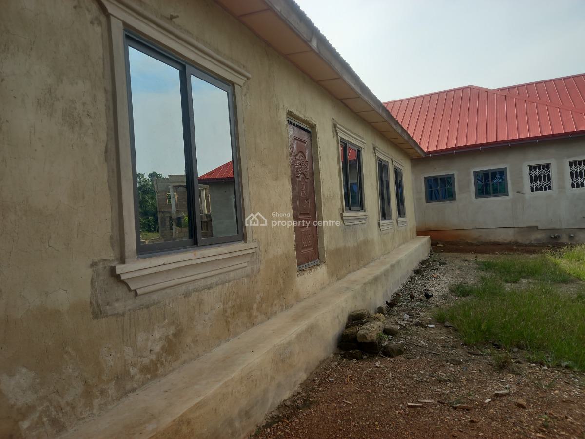 4 Bedrooms, Ofuase Kokoben, on Santasi Anwiankwanta Road., Kumasi Metropolitan, Ashanti, House for Sale