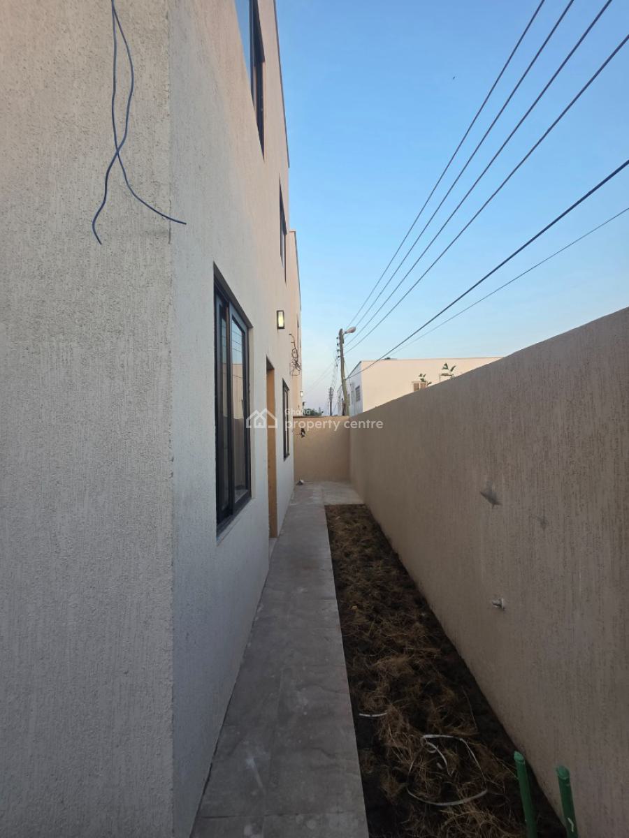 4 Bedroom House with a Boys Quarters at Spintex, Spintex Comm 18, Accra Metropolitan, Accra, House for Sale