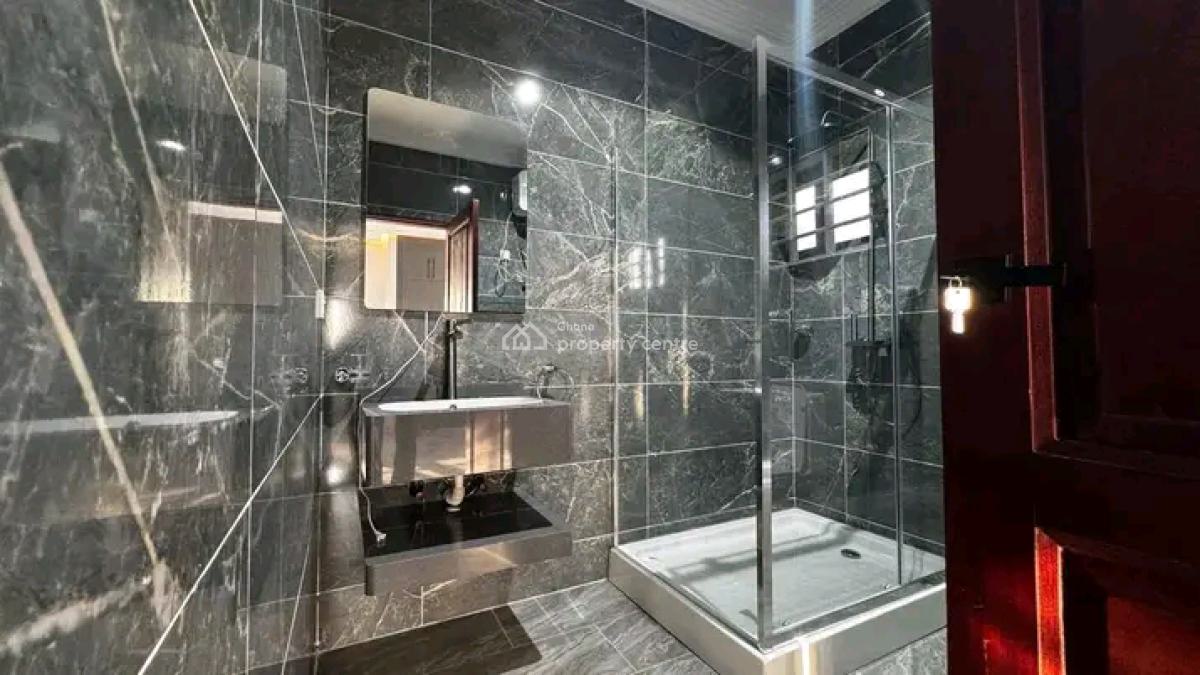 Luxurious 4-bedroom Smart Home @ Achimota, Achimota, Accra, Townhouse for Rent