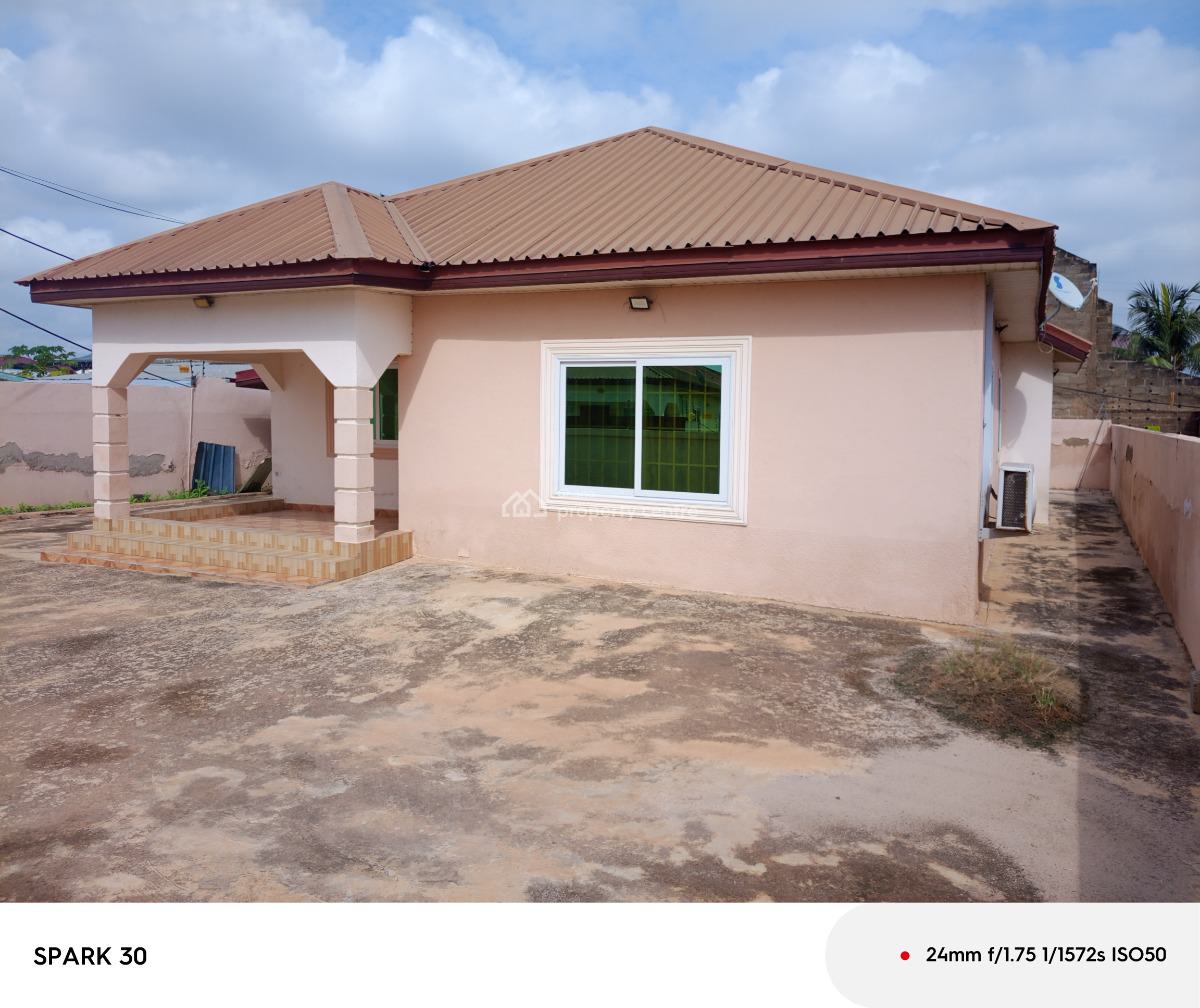 Semi Furnished 2 Master Bedroom House, Tuba Beach Drive Estate, Ga South Municipal, Accra, Detached Bungalow for Sale