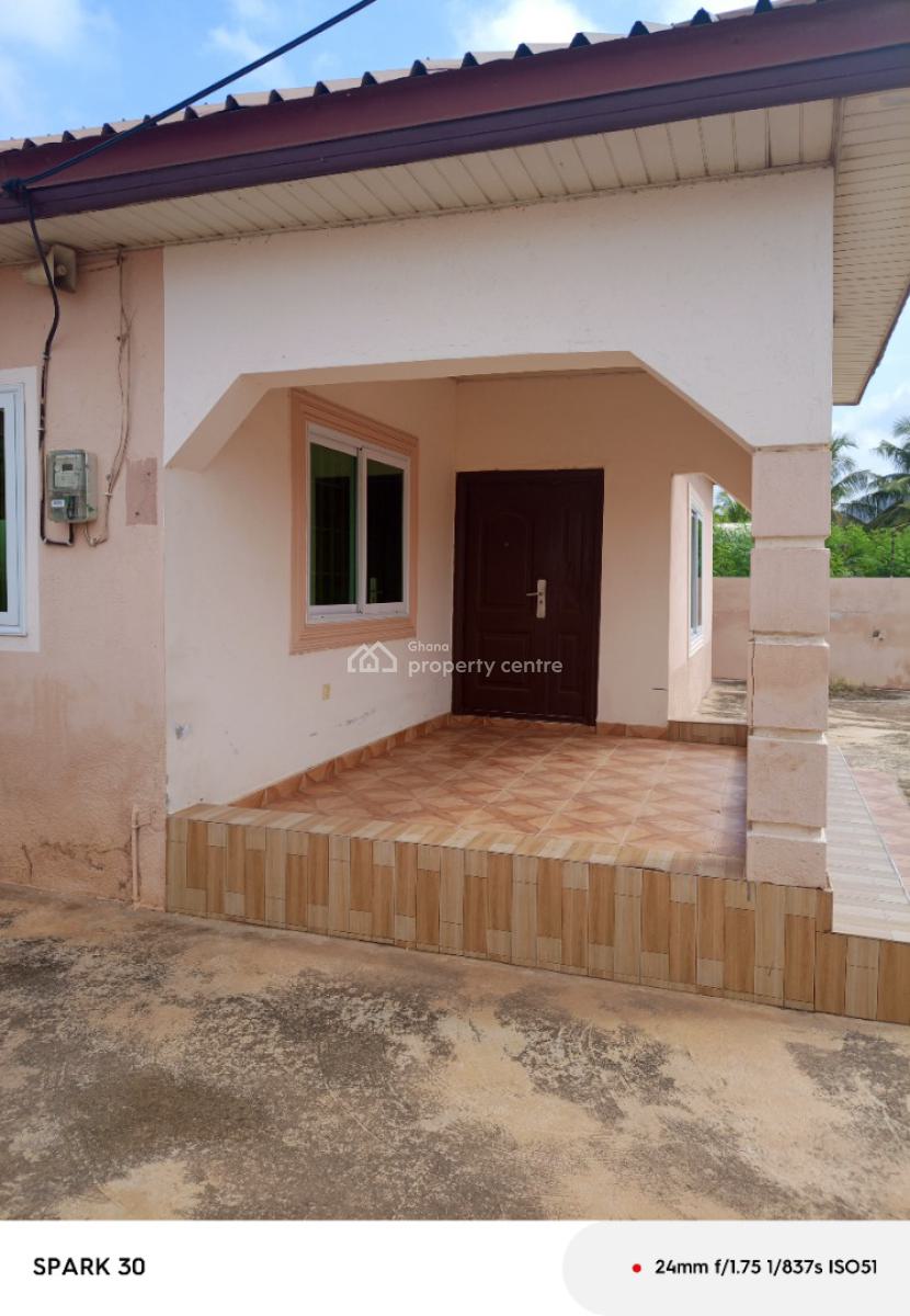 Semi Furnished 2 Master Bedroom House, Tuba Beach Drive Estate, Ga South Municipal, Accra, Detached Bungalow for Sale