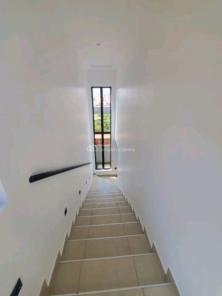 Executive 3-bedroom House @ East Airport, East Airport, Airport Residential Area, Accra, Townhouse for Rent