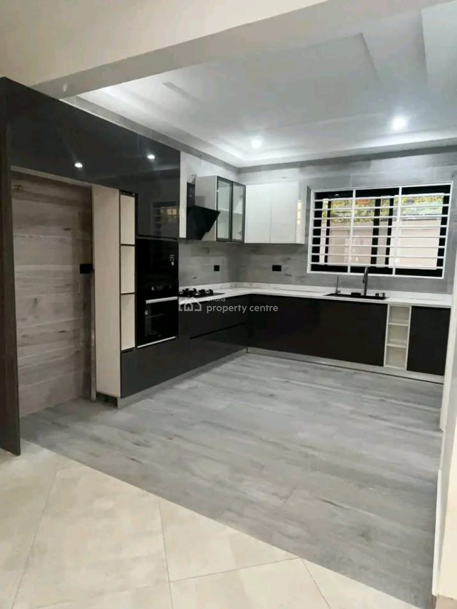Executive 4-bedroom Townhouse, East Legon, Accra, Townhouse for Sale