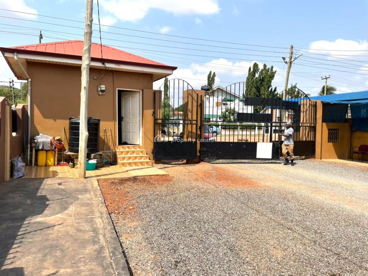 Luxury 6 Bedrooms, Lakeside Estate, Adenta Municipal, Accra, House for Sale