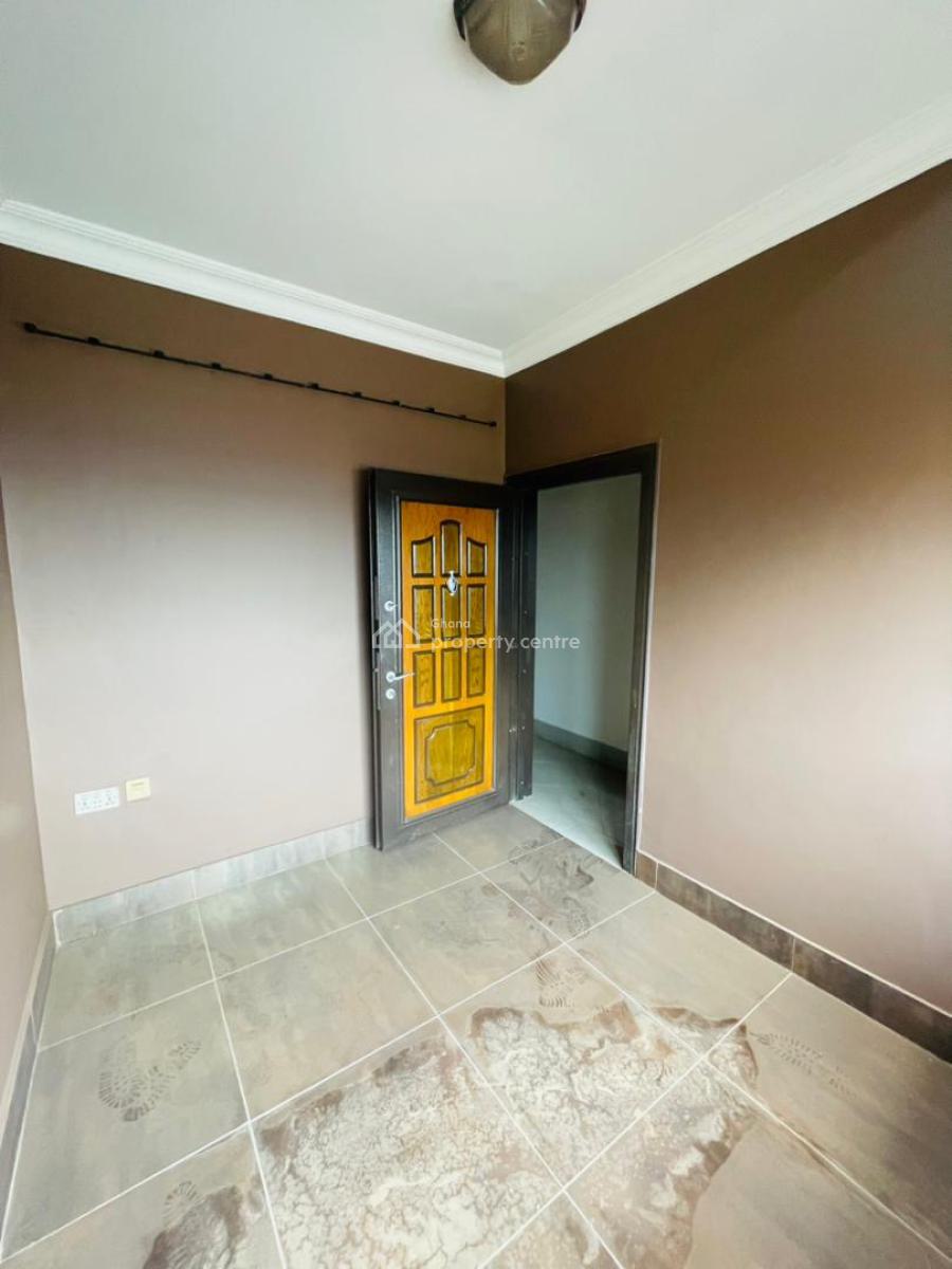 Luxury 6 Bedrooms, Lakeside Estate, Adenta Municipal, Accra, House for Sale