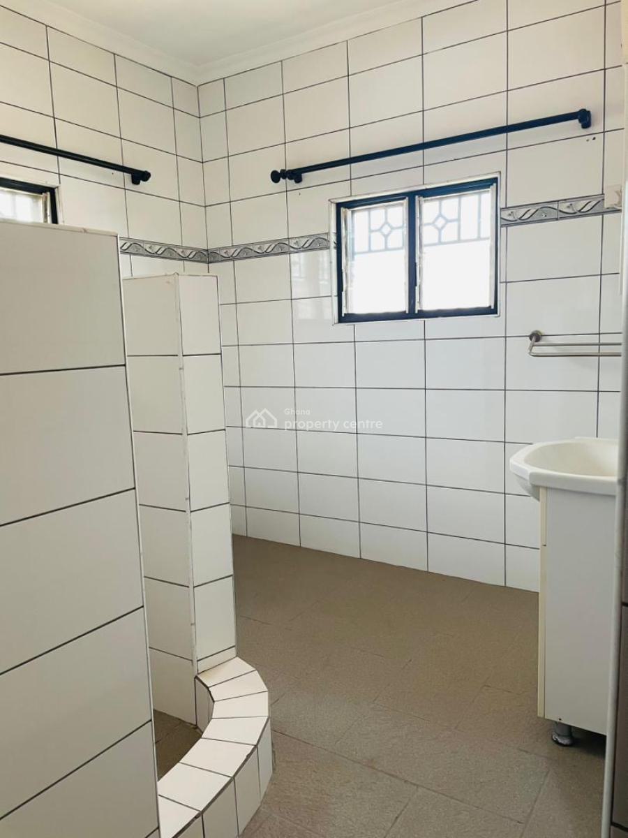 Luxury 6 Bedrooms, Lakeside Estate, Adenta Municipal, Accra, House for Sale