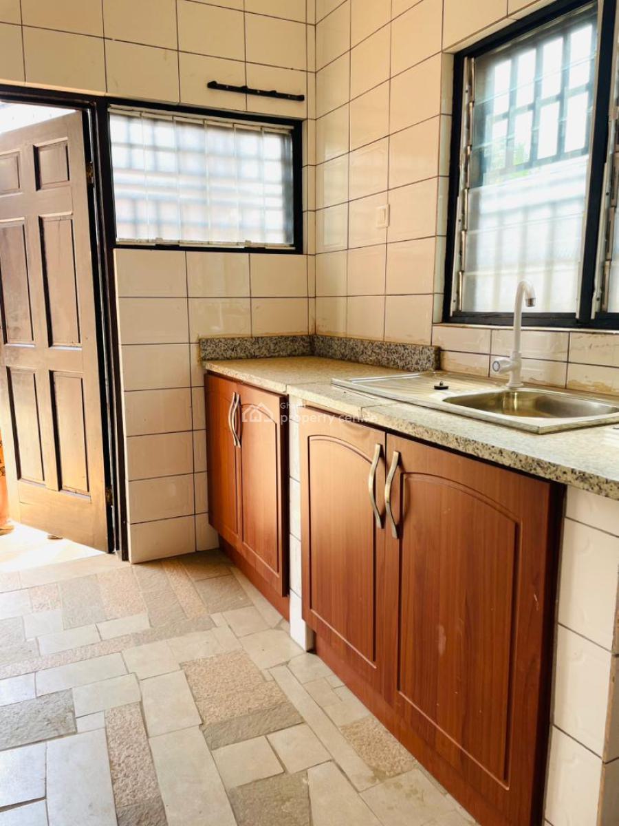 Luxury 6 Bedrooms, Lakeside Estate, Adenta Municipal, Accra, House for Sale