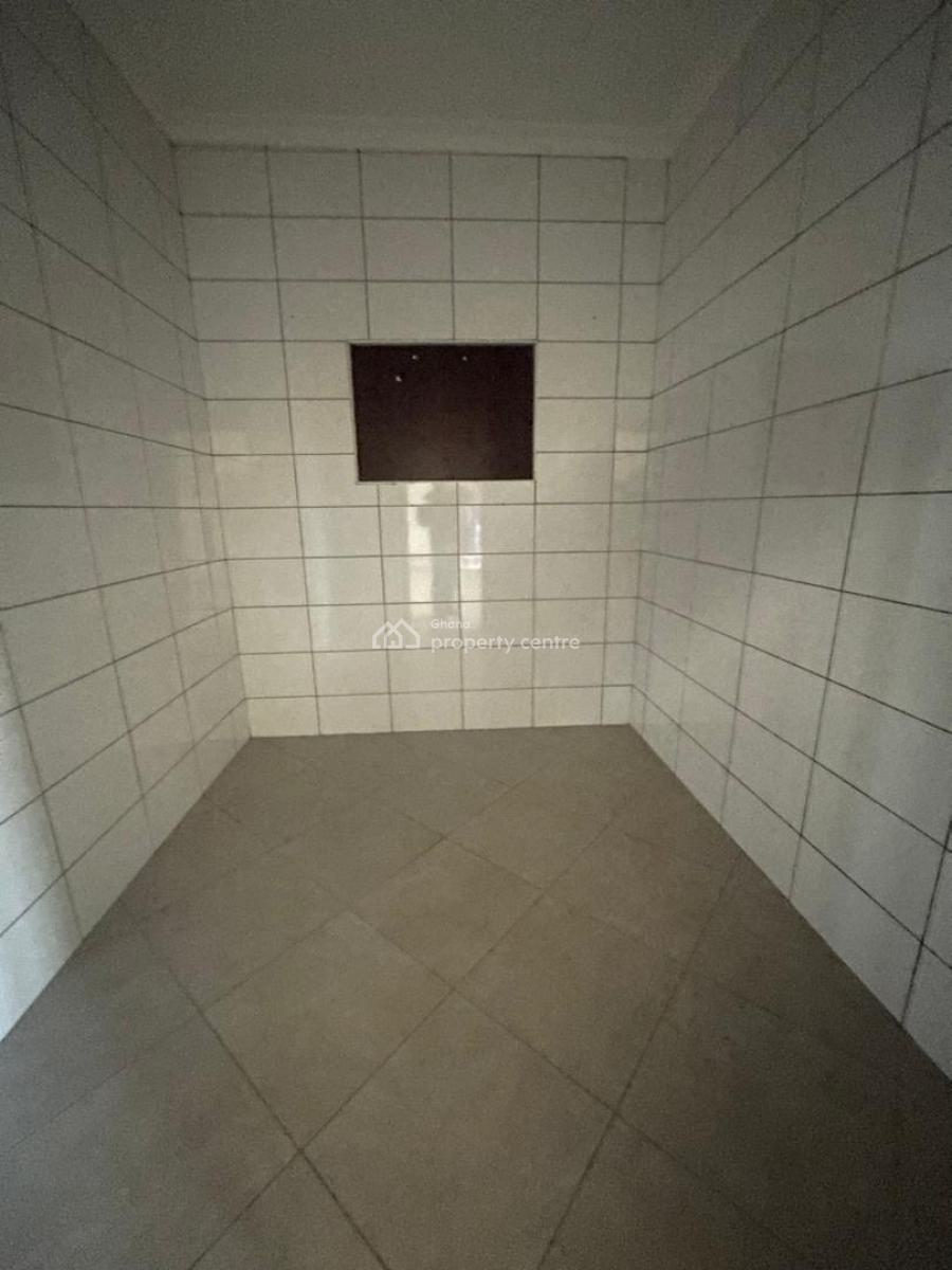 Luxury 6 Bedrooms, Lakeside Estate, Adenta Municipal, Accra, House for Sale