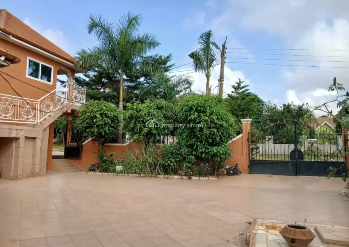 12 Bedrooms, Feyiase, Wisconson University. Atonsu Aputuogya Road., Kumasi Metropolitan, Ashanti, House for Sale