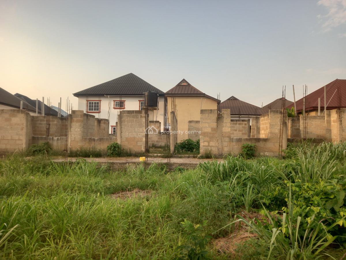 8 Bedrooms ( Apartment/ Flat House), Kenyasi Truba, Near Buokrom Estate., Kumasi Metropolitan, Ashanti, House for Sale