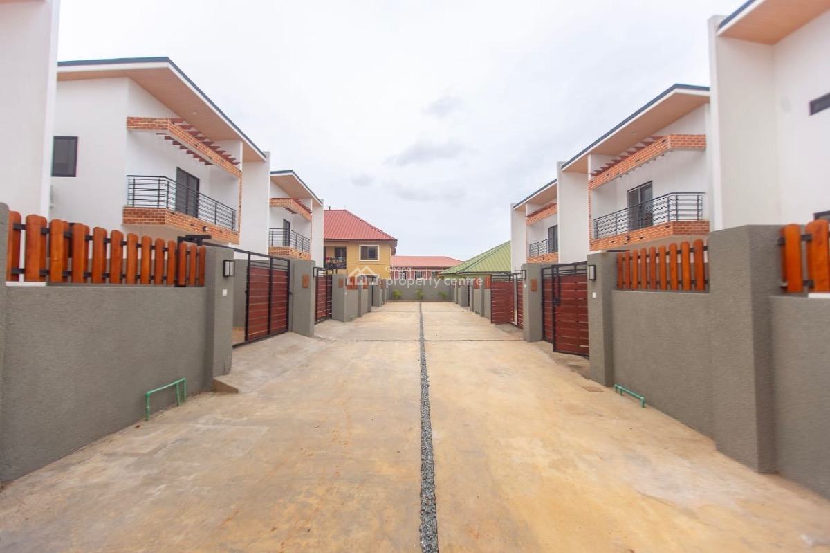 3 Bedrooms Detached Duplex, Oyarifa, La Nkwantanang Madina Municipal, Accra, Detached Duplex for Sale