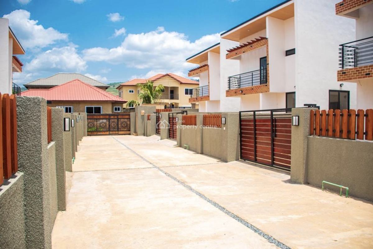 3 Bedrooms Detached Duplex, Oyarifa, La Nkwantanang Madina Municipal, Accra, Detached Duplex for Sale