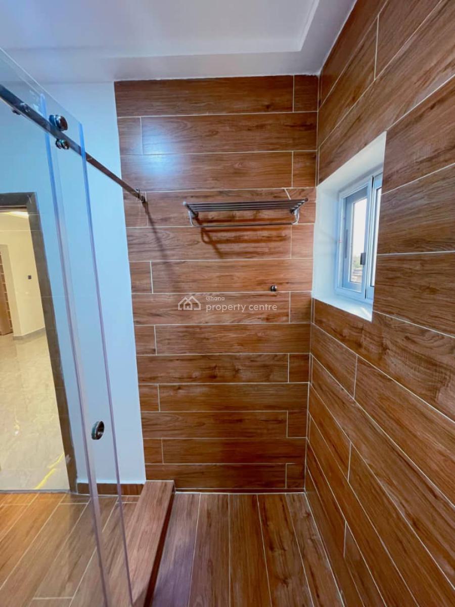 3 Bedrooms at Oyarifa, Mall Area, Oyarifa, La Nkwantanang Madina Municipal, Accra, Detached Duplex for Sale